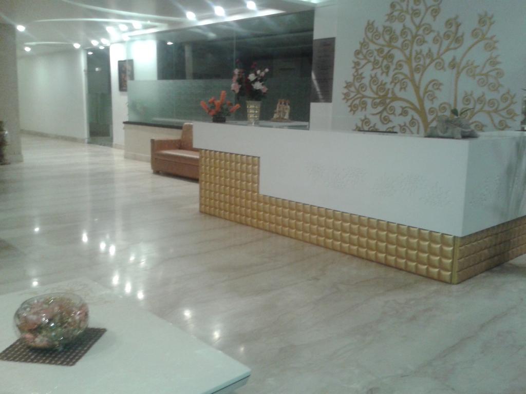 克里斯南温达文酒店 Vrindāvan 外观 照片