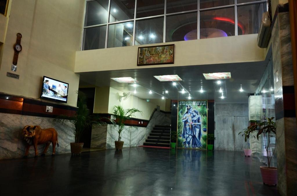 克里斯南温达文酒店 Vrindāvan 外观 照片