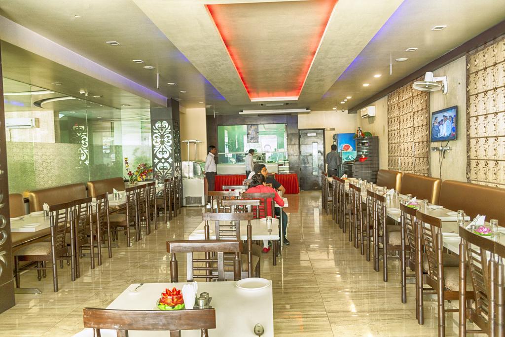 克里斯南温达文酒店 Vrindāvan 外观 照片
